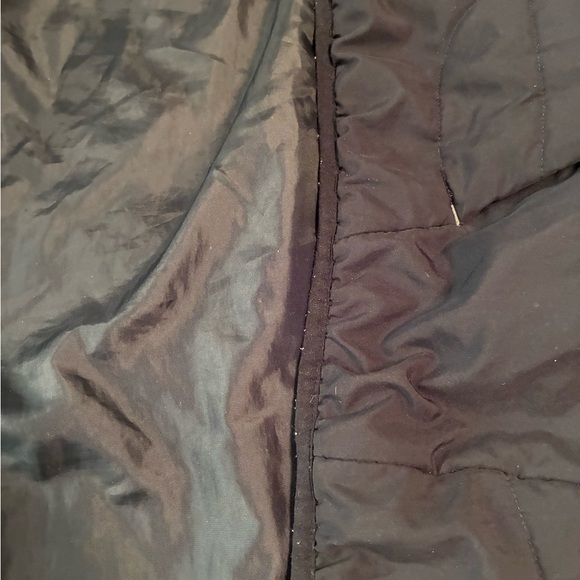 Puma Wonen’s Black Jacket. Size large. - Picture 8 of 8